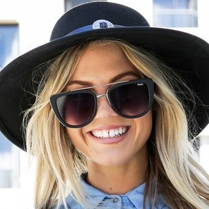 Quay French Kiss sunglasses: Black